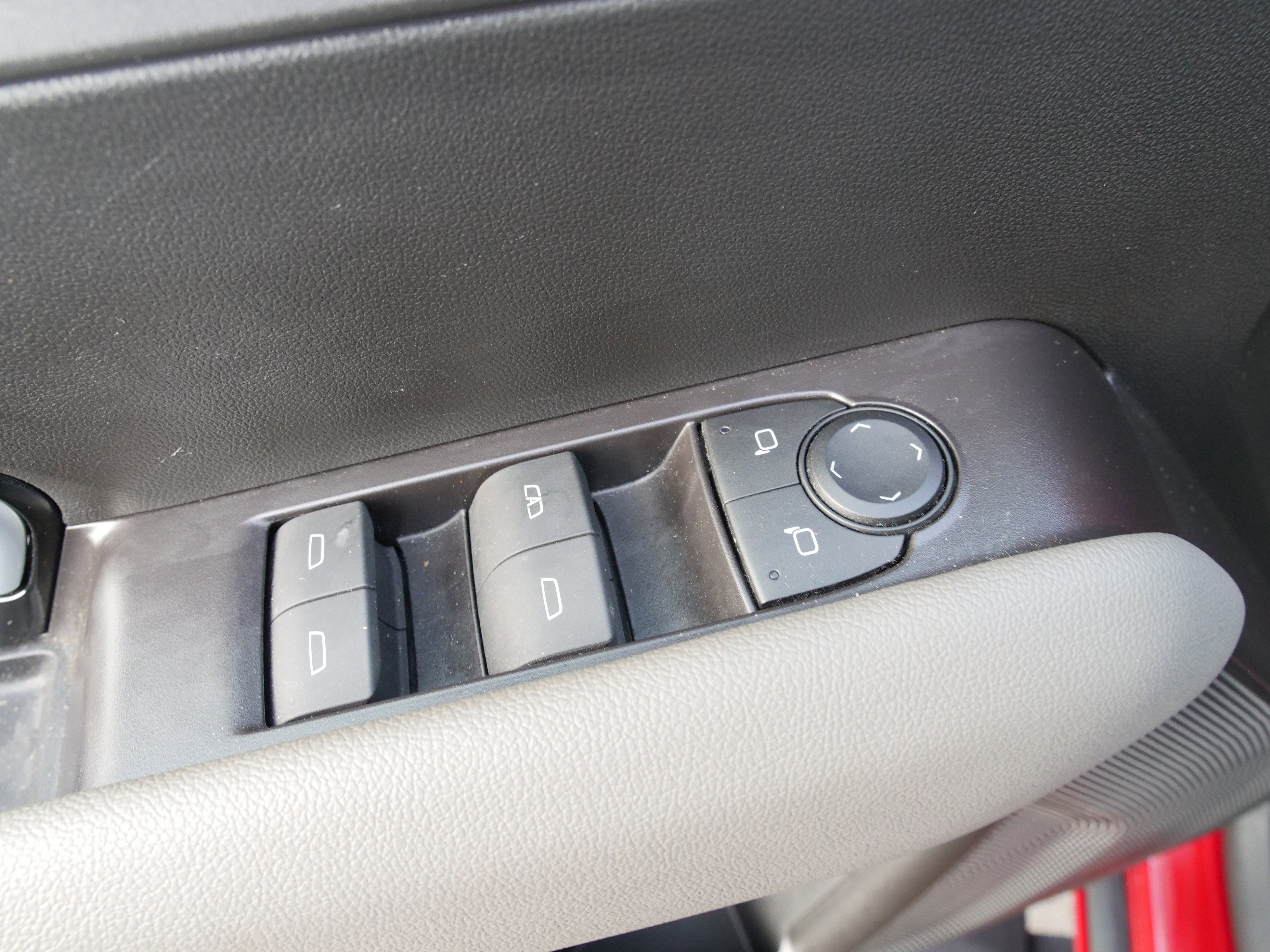 Used 2024 Chevrolet Colorado ZR2 w/ Technology Package image 18