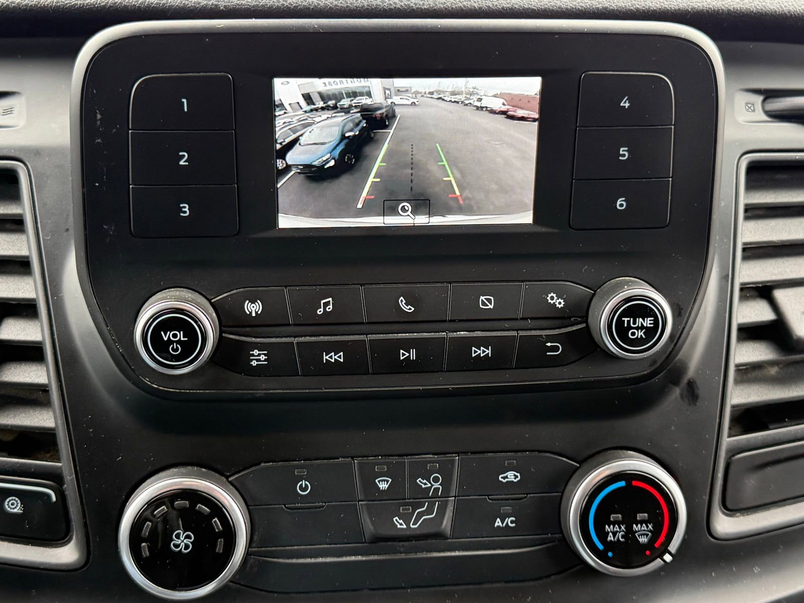 Used 2022 Ford Transit 250 Medium Roof image 29