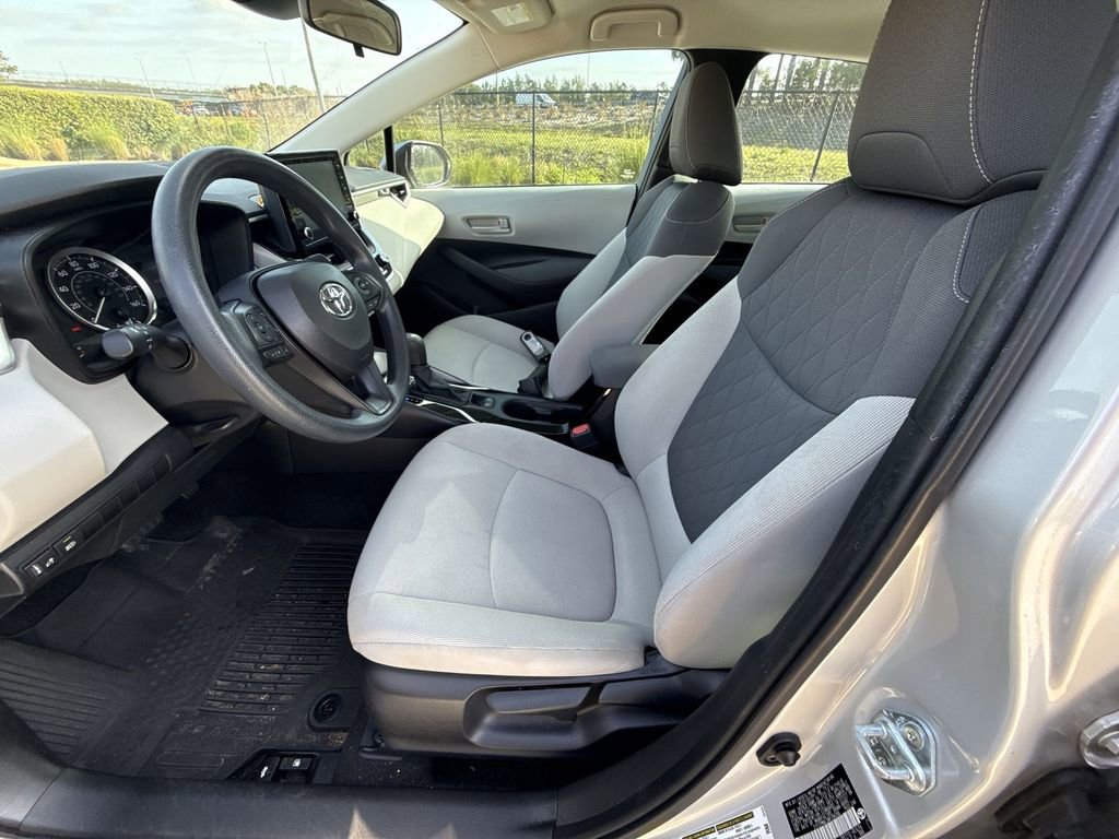Used 2022 Toyota Corolla LE FWD image 30