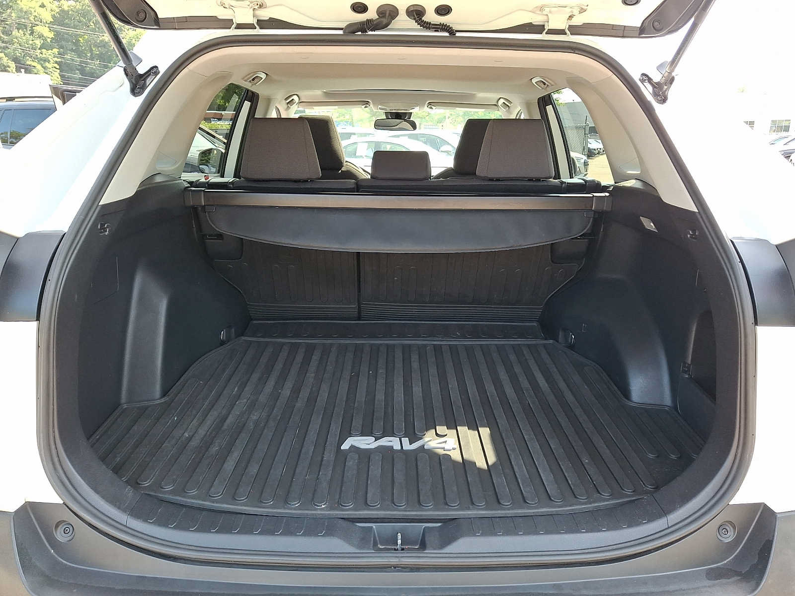Used 2019 Toyota RAV4 XLE w/ All Weather Liner Package AWD/4WD image 26