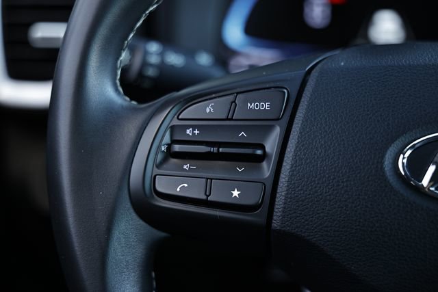 Used 2024 Hyundai Venue Limited image 31