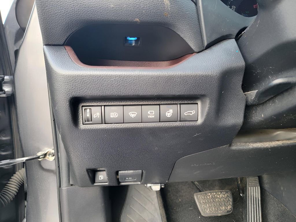 Used 2020 Toyota RAV4 Limited image 15