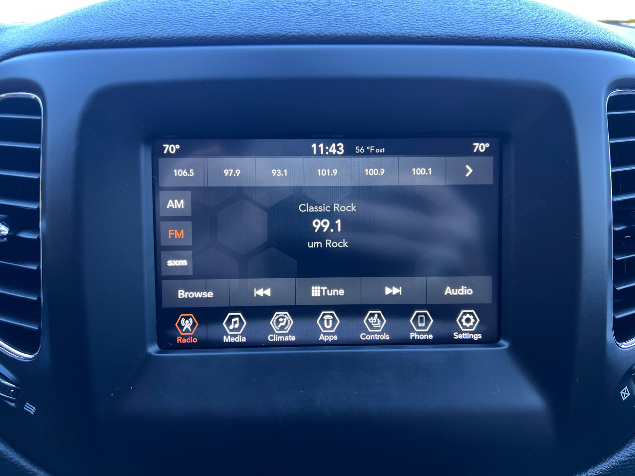 Used 2020 Jeep Compass Latitude w/ Cold Weather Group image 14