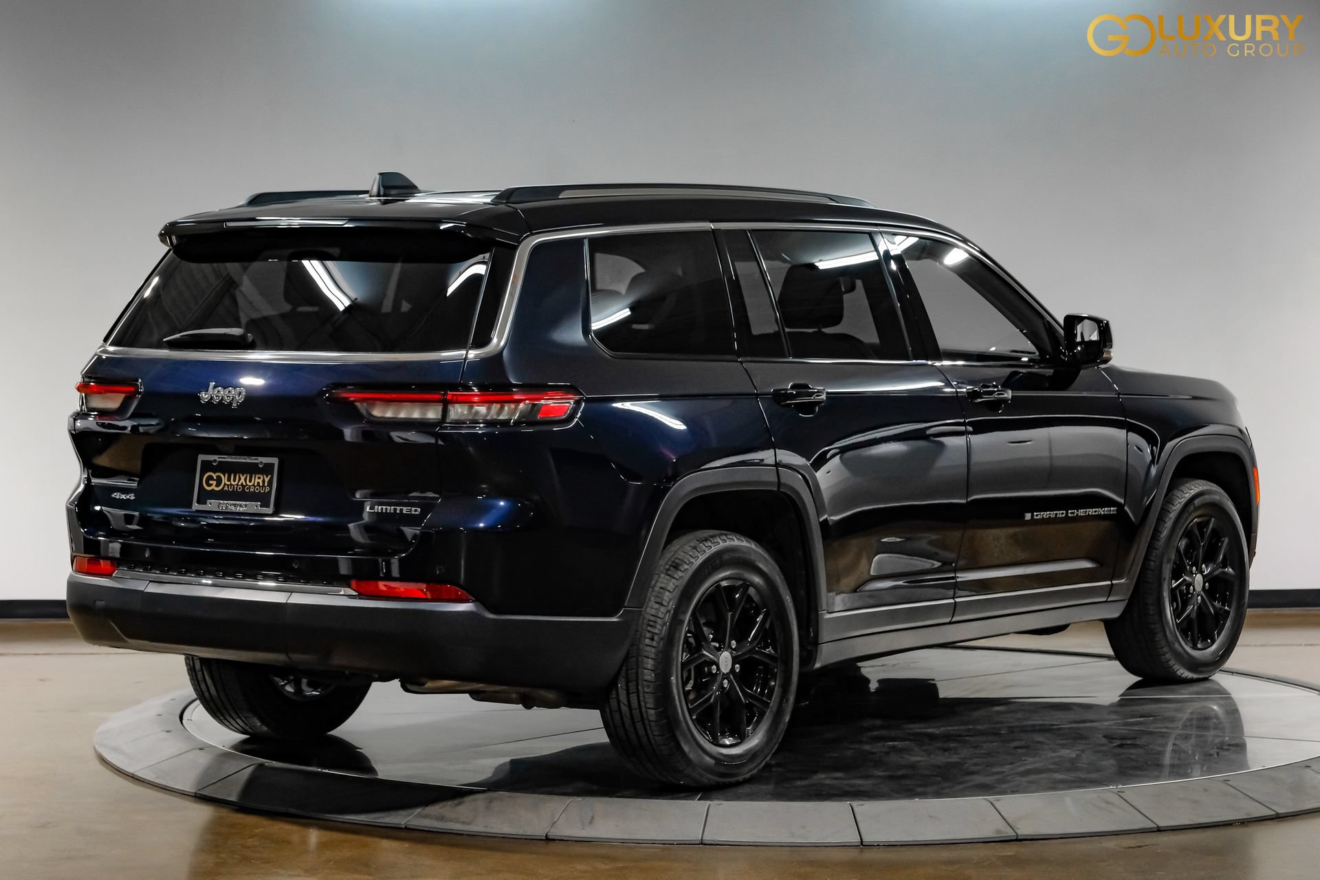 Used 2023 Jeep Grand Cherokee L Limited AWD/4WD image 10
