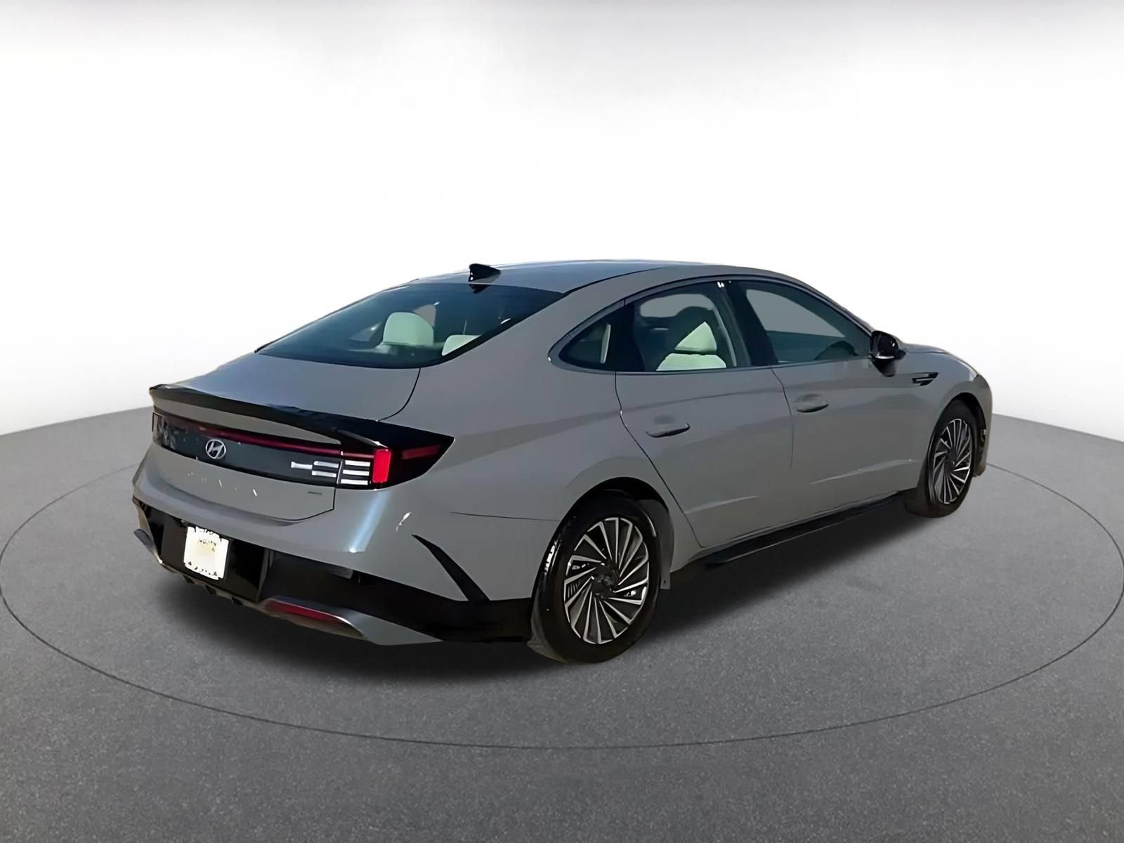 Used 2025 Hyundai Sonata SEL FWD image 13