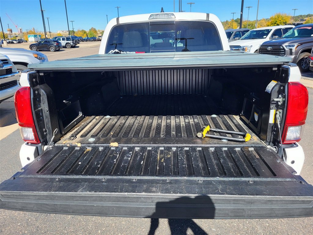 Used 2017 Toyota Tacoma TRD Sport w/ Premium & Technology Package image 19