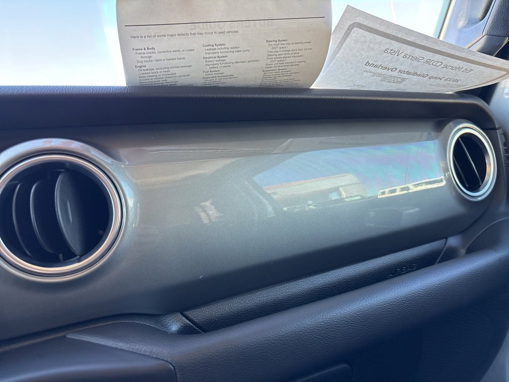 Certified 2023 Jeep Gladiator Overland image 34