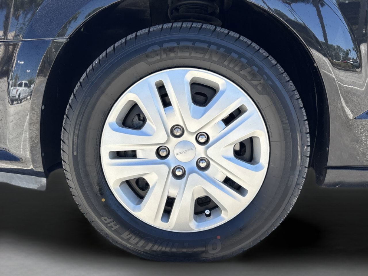 Used 2019 Dodge Grand Caravan SE w/ UConnect Hands-Free Group image 30