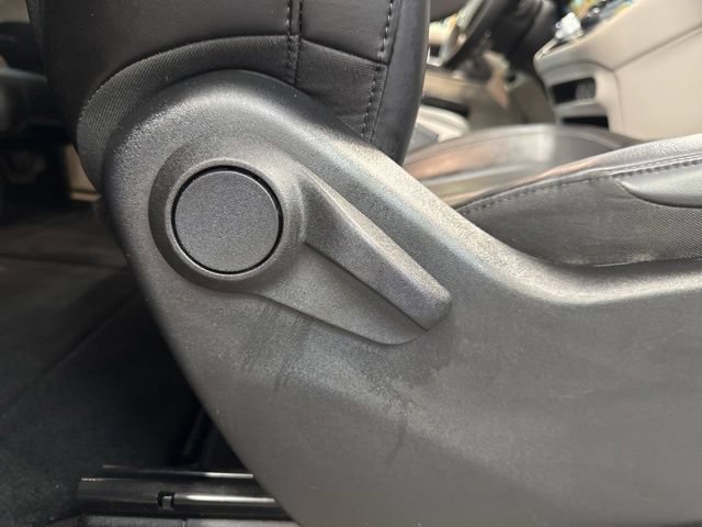 Used 2023 Chrysler Pacifica Touring-L FWD image 51