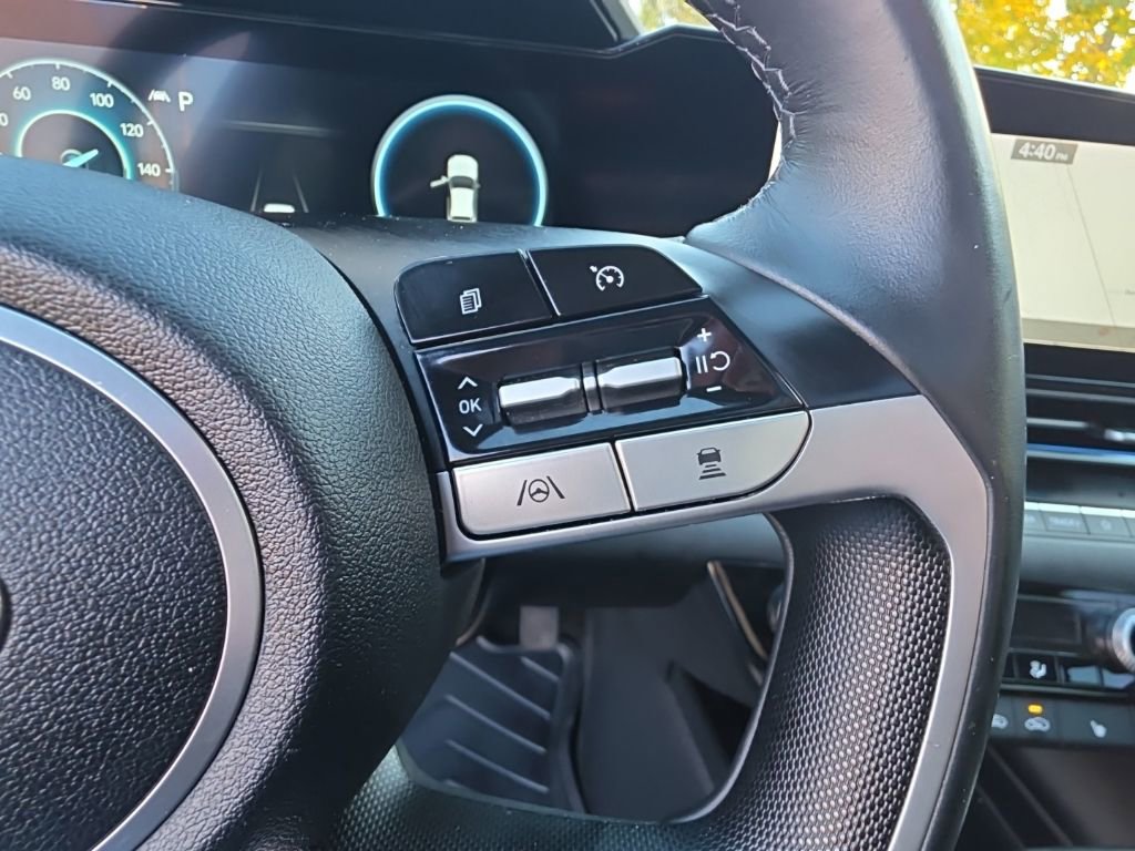 Used 2023 Hyundai Elantra Limited image 20