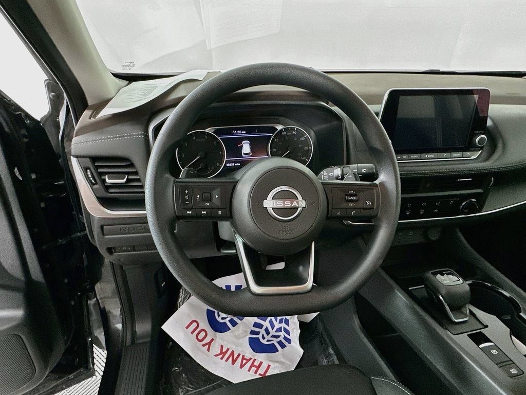 Used 2023 Nissan Rogue S AWD/4WD image 17