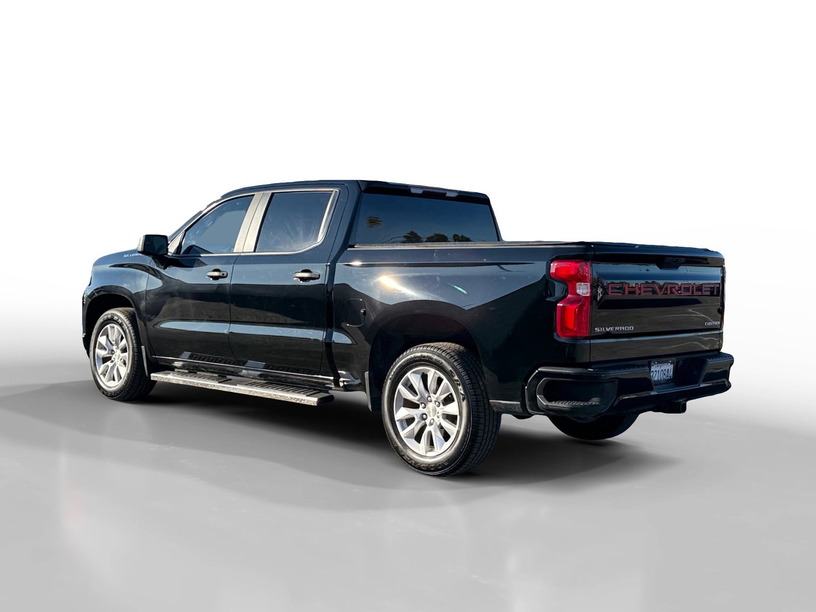 Used 2021 Chevrolet Silverado 1500 Custom image 3