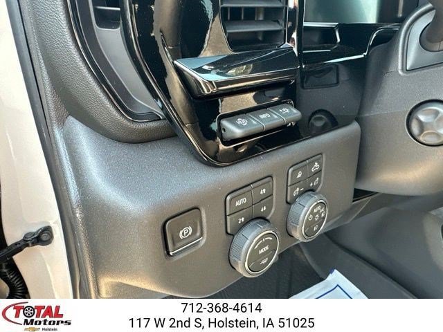 New 2026 Chevrolet Silverado 1500 ZR2 w/ Dark Appearance Package AWD/4WD image 18