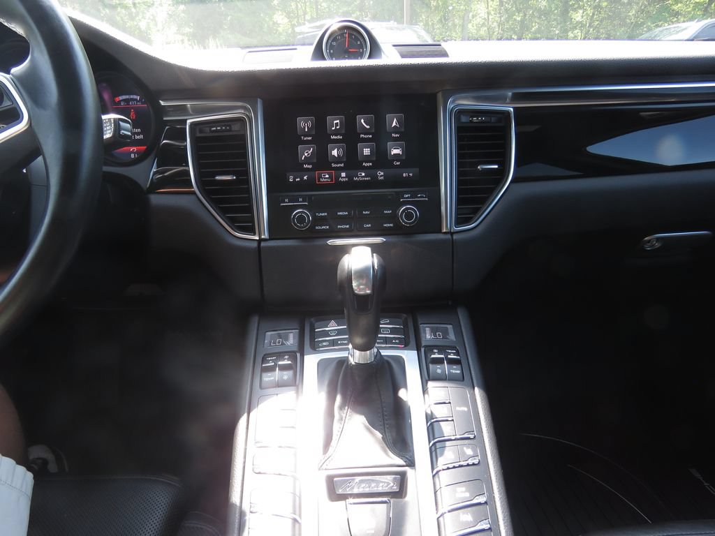 Used 2017 Porsche Macan AWD/4WD image 28