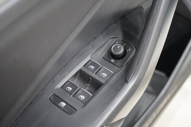 Used 2024 Volkswagen Jetta SE image 21