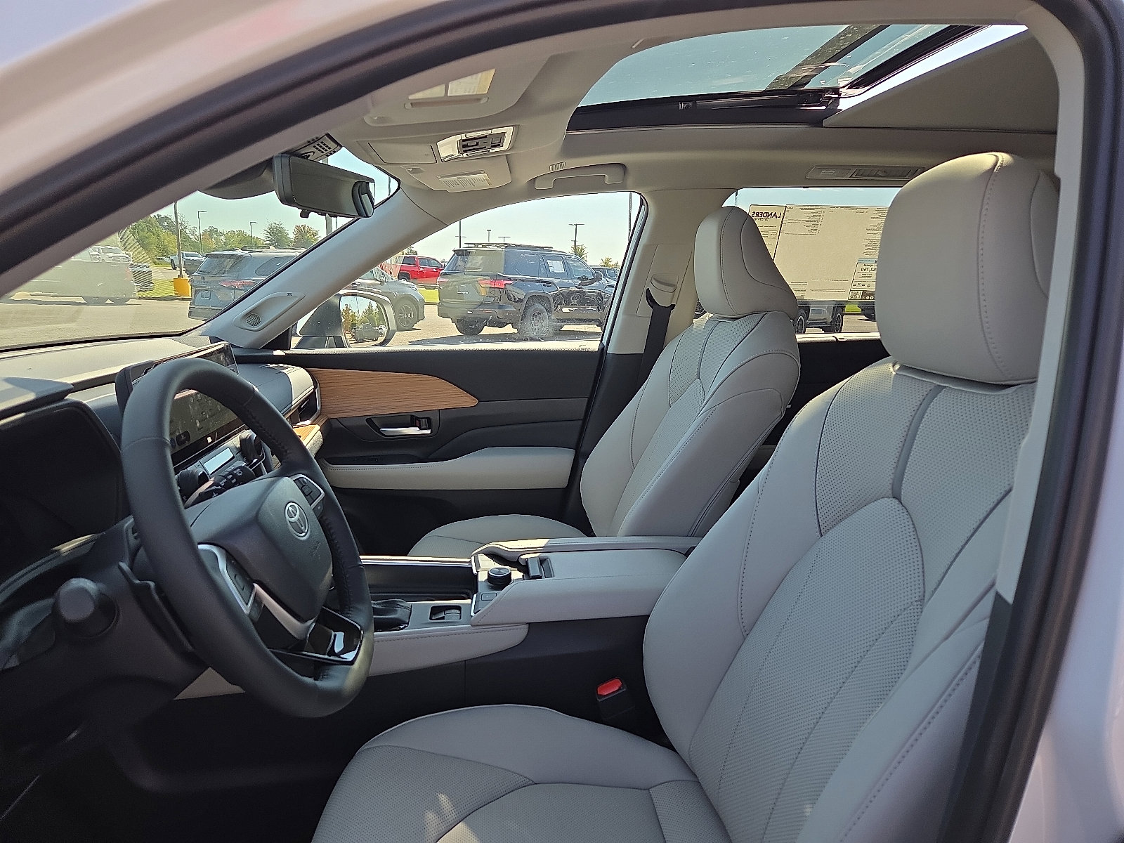 New 2026 Toyota Grand Highlander Platinum image 12