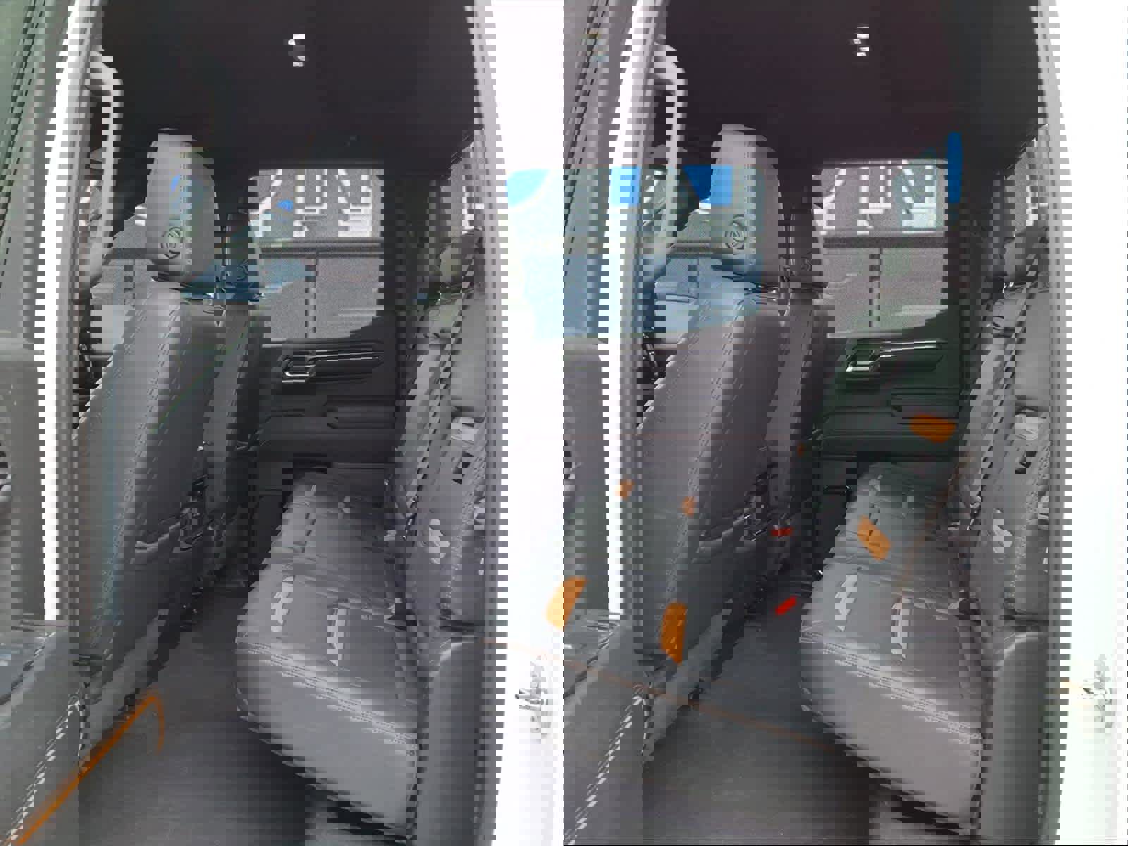 Used 2024 GMC Sierra 1500 AT4 w/ Technology Package image 9