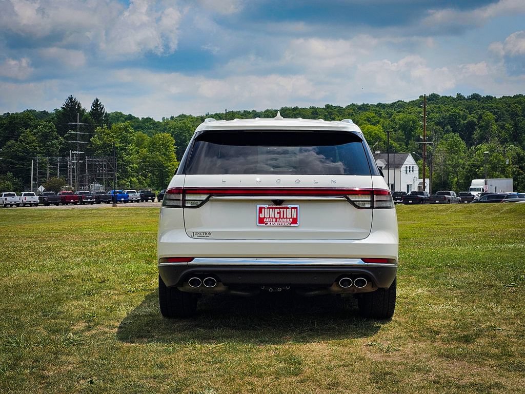 Used 2023 Lincoln Aviator Reserve w/ Equipment Group 201A AWD/4WD image 4