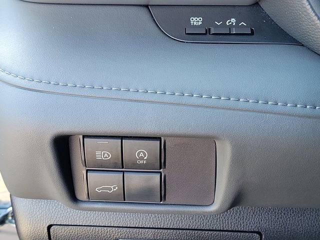 Used 2023 Toyota Highlander LE image 25