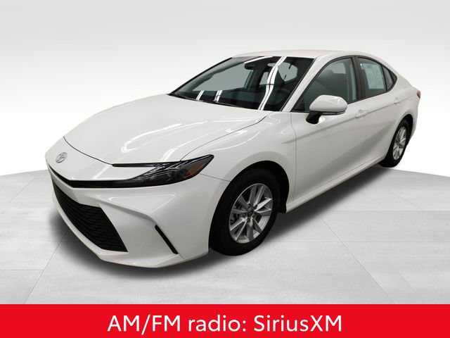 Used 2025 Toyota Camry LE image 4