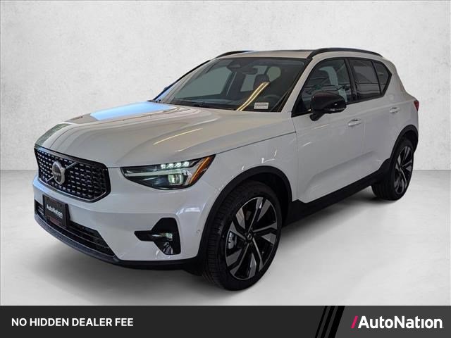 New 2026 Volvo XC40 B5 Ultra w/ Climate Package