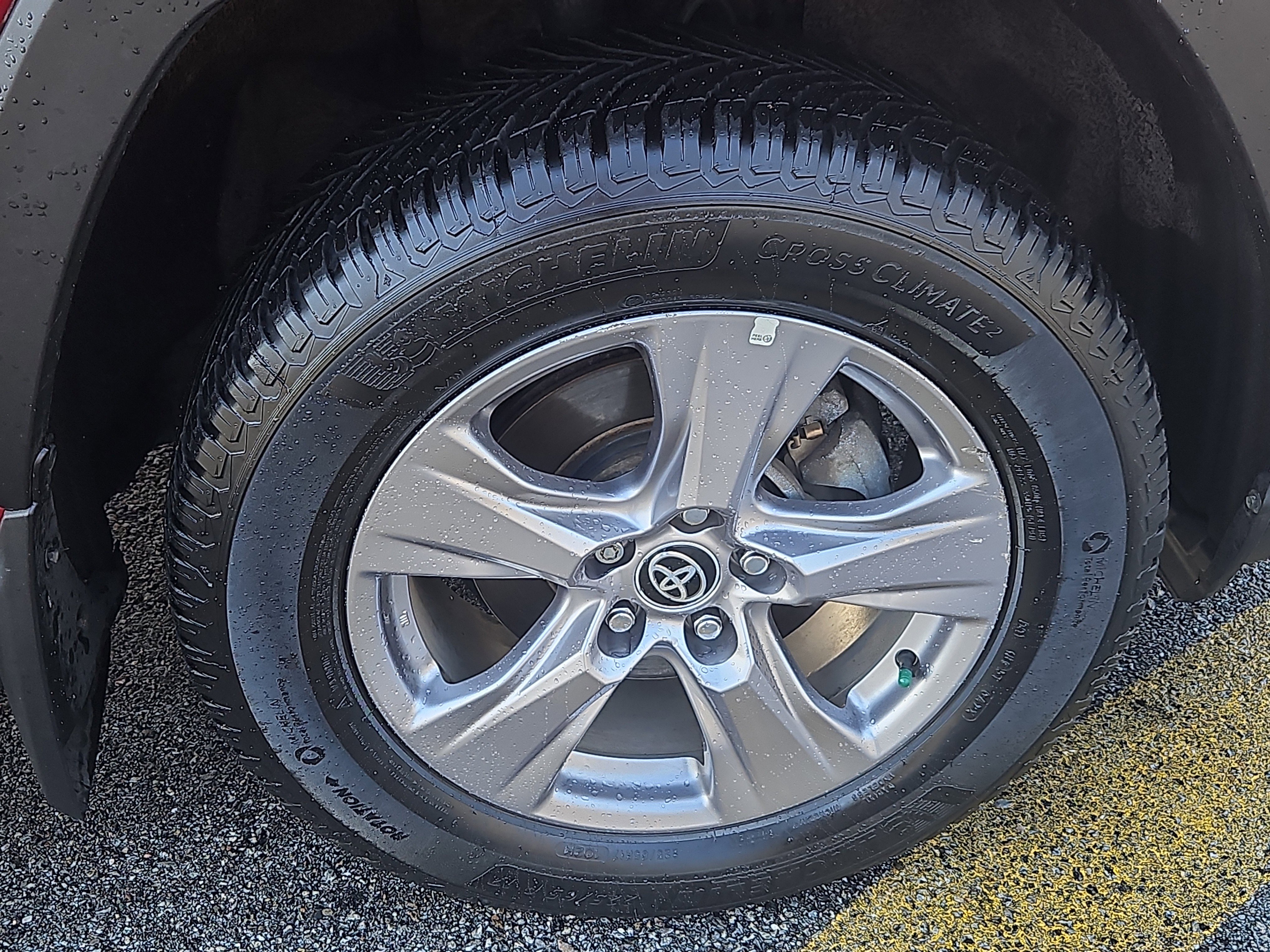 Used 2022 Toyota RAV4 XLE w/ Convenience Package image 28