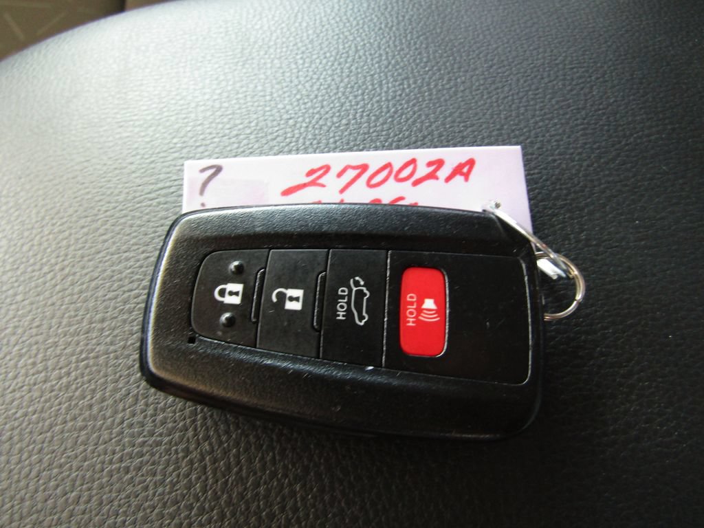 Used 2021 Toyota RAV4 XLE w/ Convenience Package AWD/4WD image 31