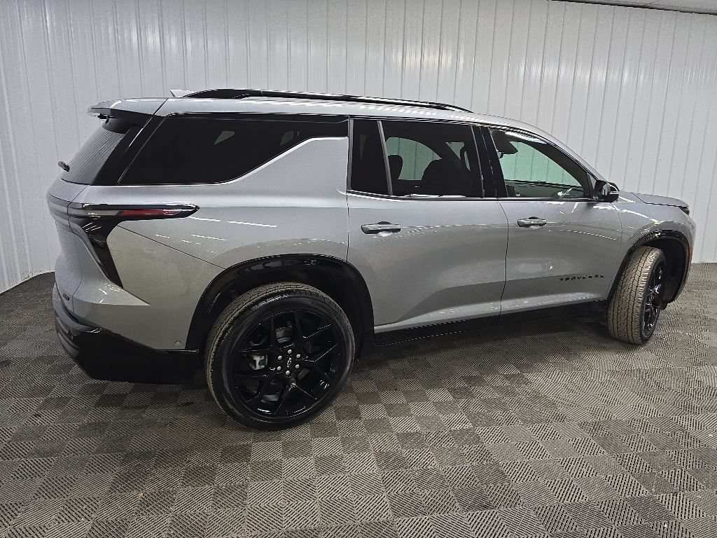 Used 2026 Chevrolet Traverse RS AWD/4WD image 3