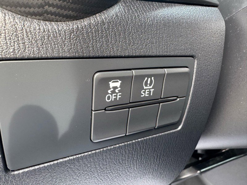 Used 2020 Toyota Yaris LE image 14