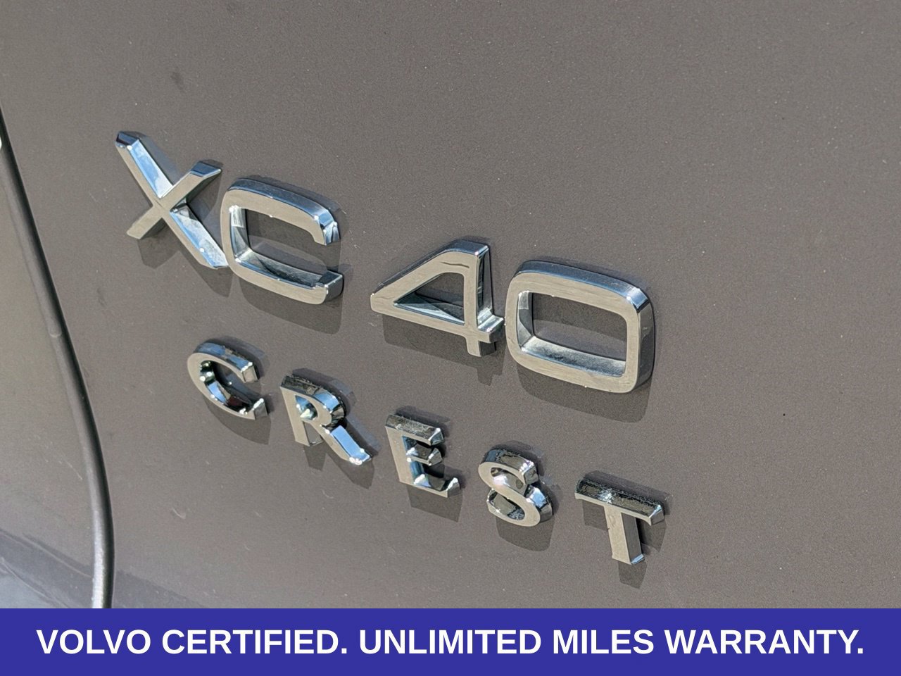 Certified 2026 Volvo XC40 B5 Plus AWD/4WD image 11