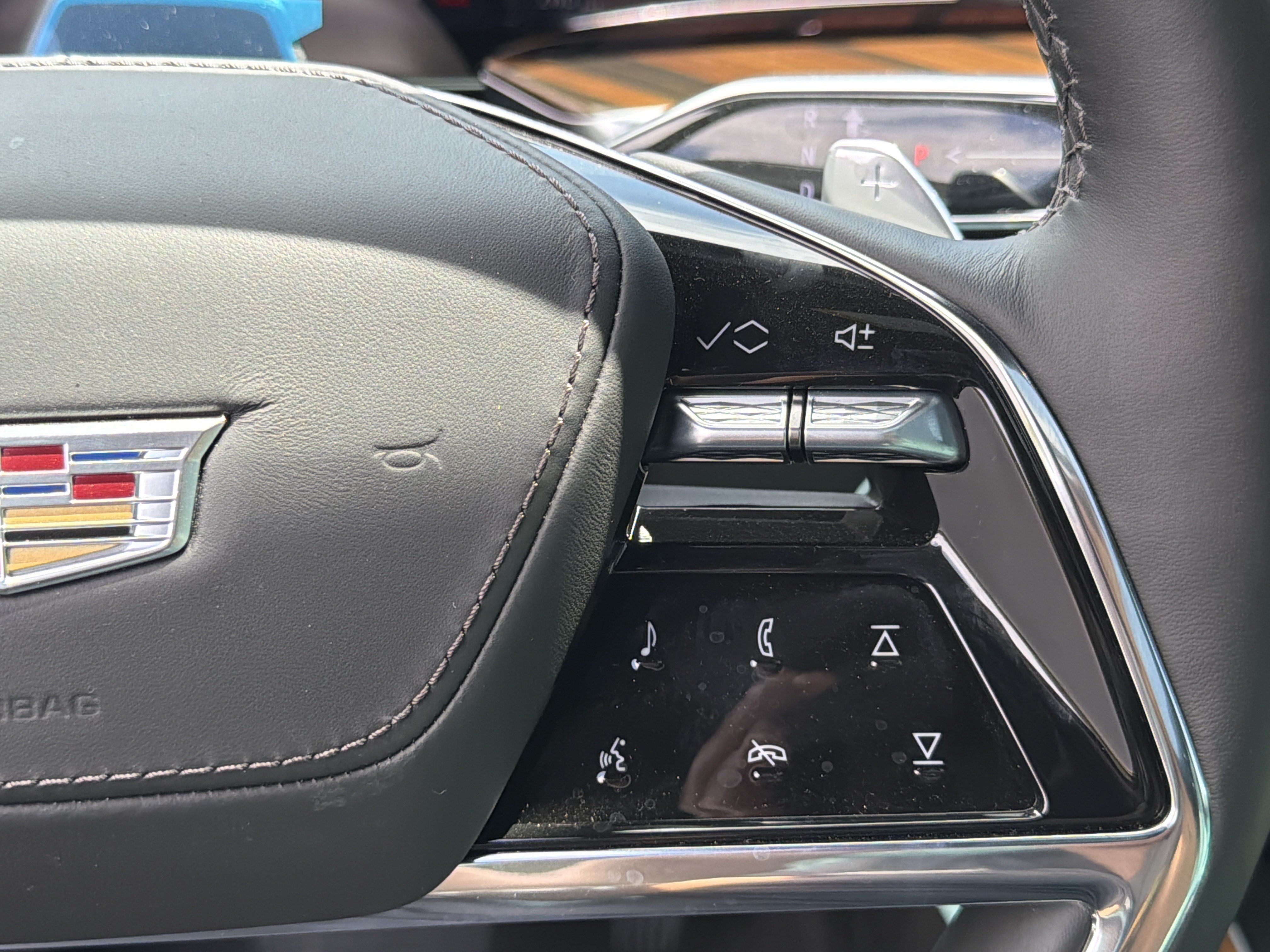 Used 2026 Cadillac Escalade Platinum Sport w/ LPO, Floor Liner Package AWD/4WD image 34