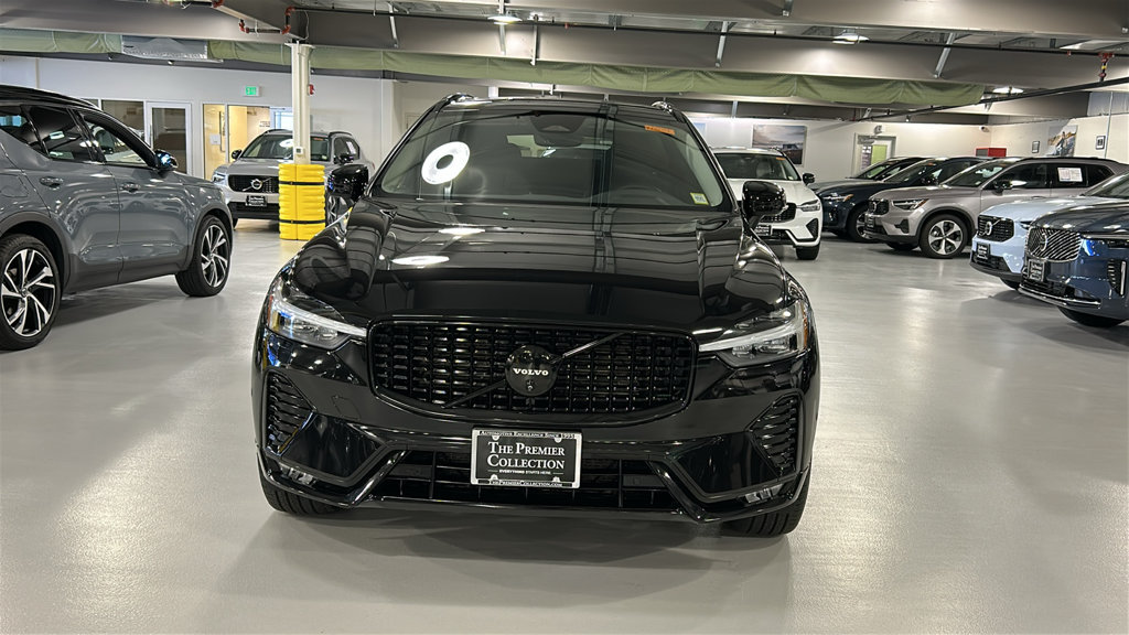 Used 2024 Volvo XC60 B5 Plus w/ Protection Package Premier AWD/4WD image 2