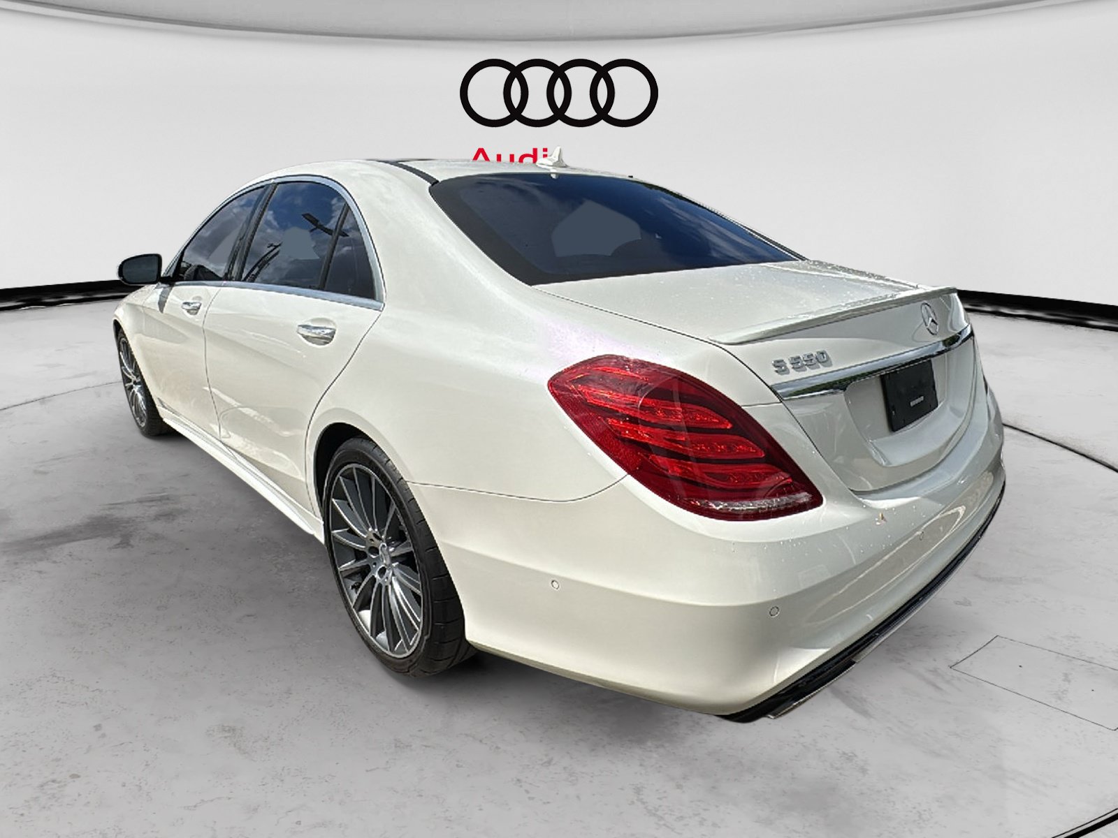 Used 2017 Mercedes-Benz S 550 Sedan image 4