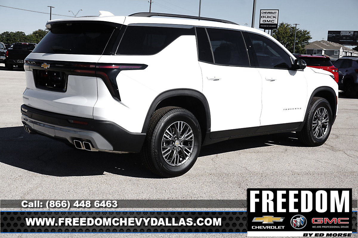 New 2026 Chevrolet Traverse LT w/ Driver Confidence Package FWD image 7