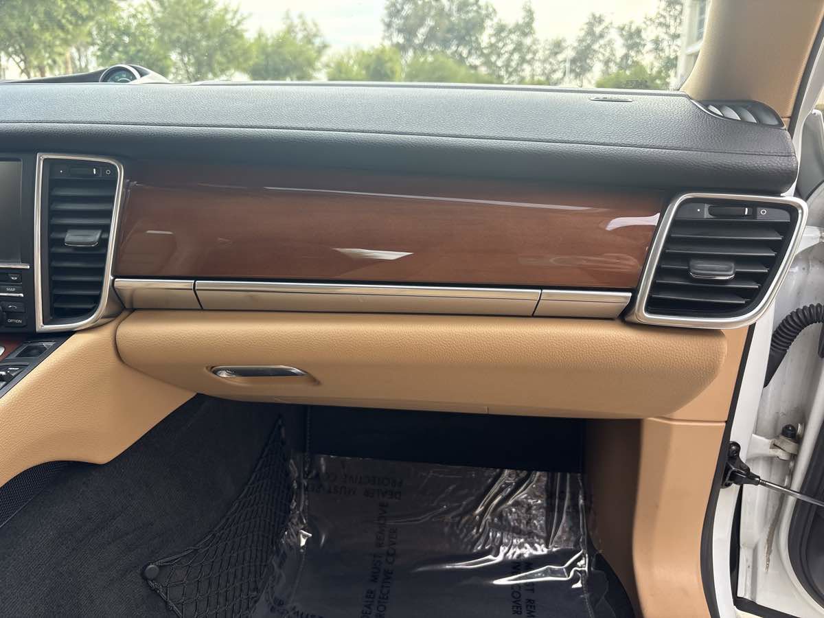 Used 2016 Porsche Panamera 4 Edition image 21