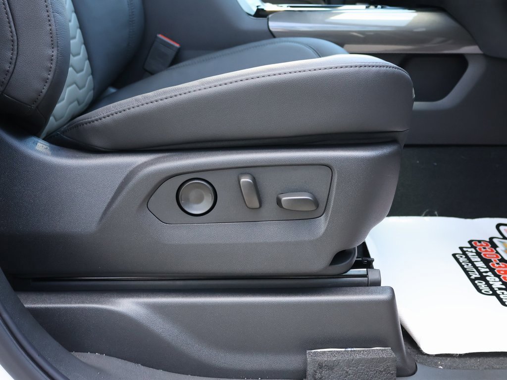 New 2026 Chevrolet Silverado 1500 ZR2 w/ Dark Appearance Package image 43