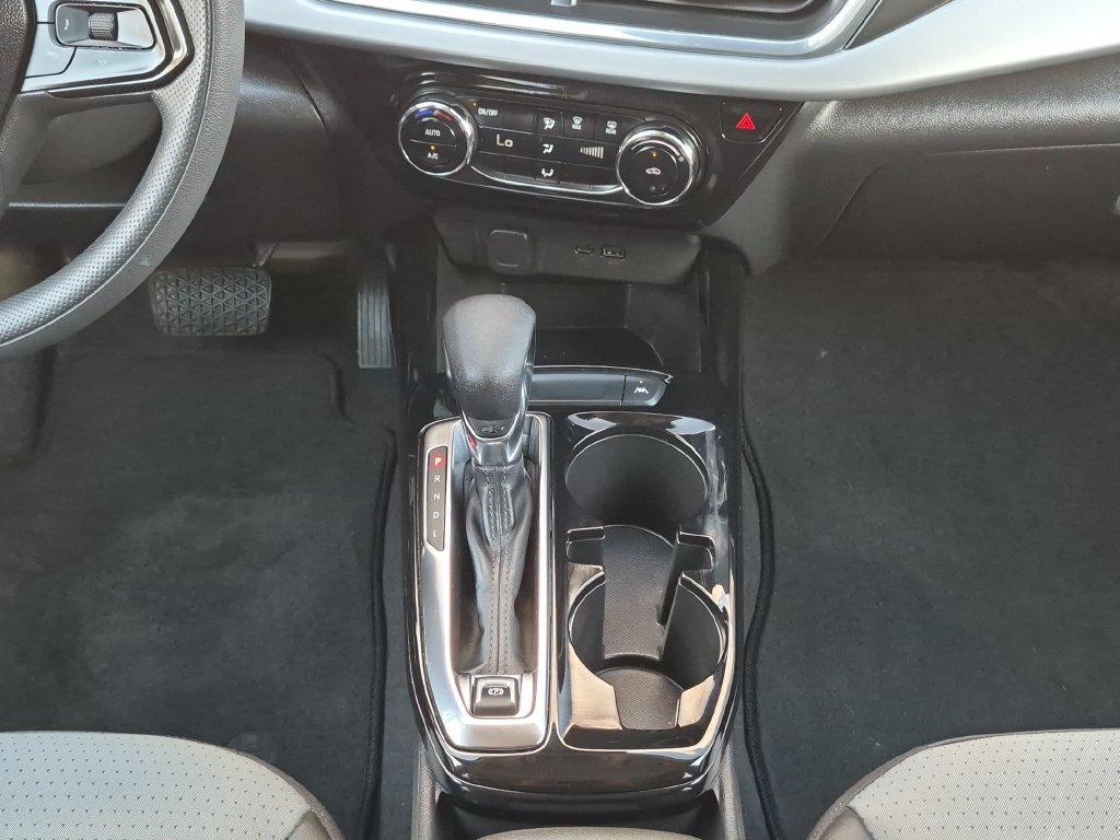 Used 2026 Chevrolet Trax LT FWD image 24