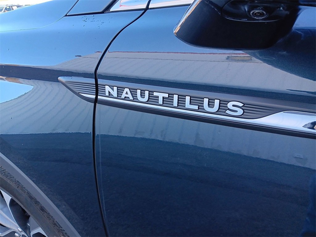 Used 2023 Lincoln Nautilus Reserve w/ Equipment Group 201A image 7
