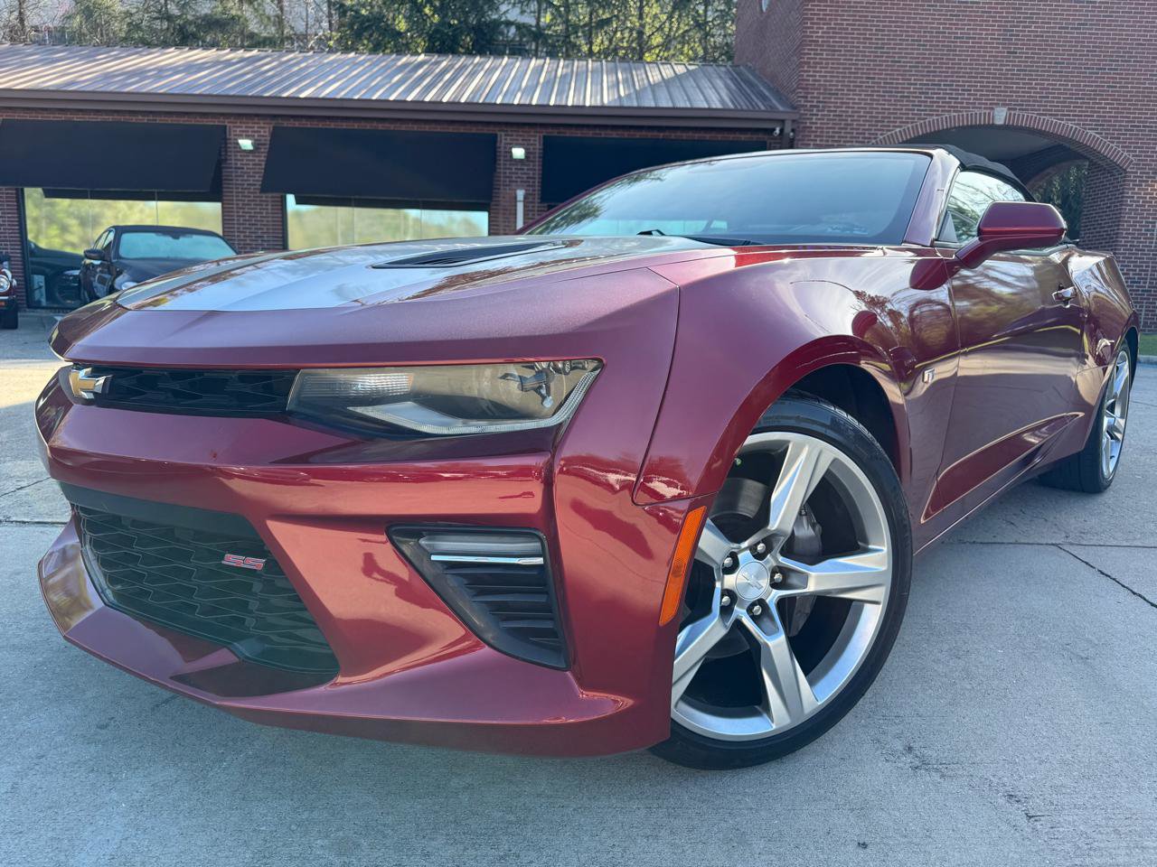 Used 2017 Chevrolet Camaro SS image 2