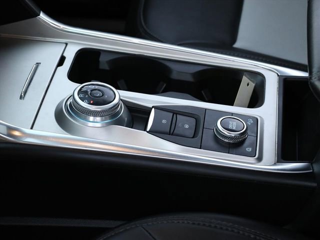 Used 2022 Ford Explorer XLT w/ Equipment Group 202A image 29