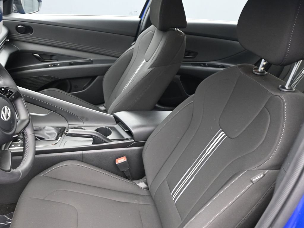 Certified 2025 Hyundai Elantra Sport image 11