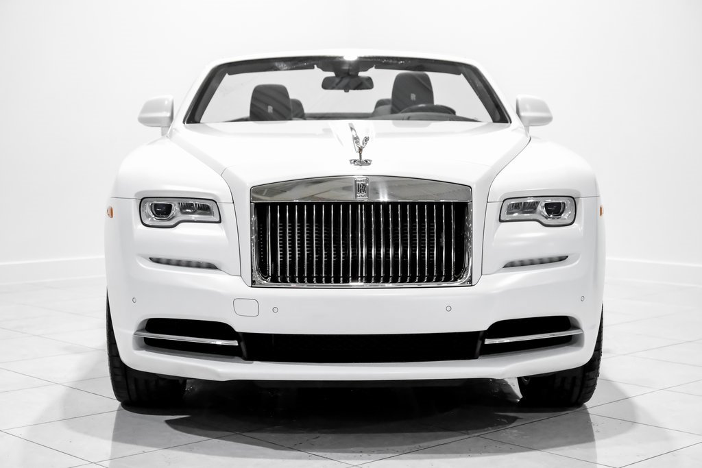 Used 2018 Rolls-Royce Dawn image 2