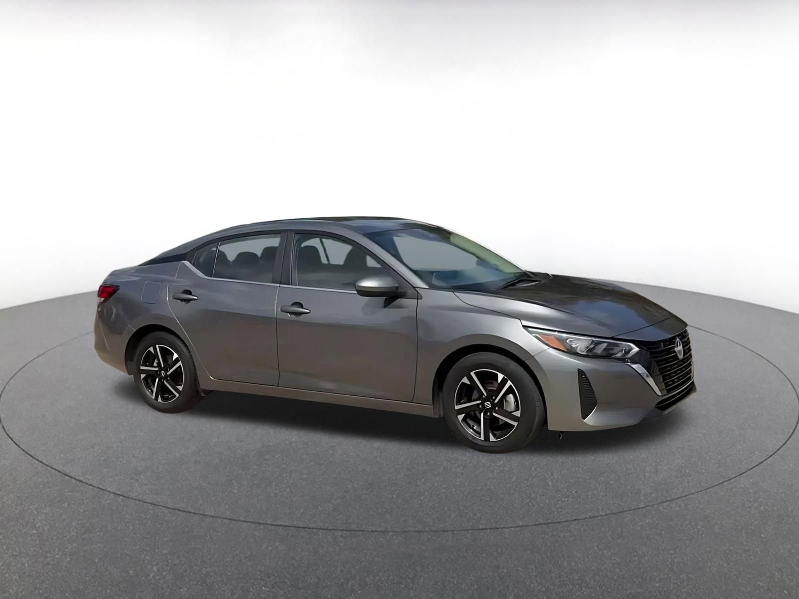 Used 2025 Nissan Sentra SV image 2