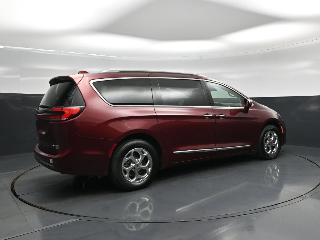 Used 2021 Chrysler Pacifica Limited w/ Premium & Safety Sphere Group AWD/4WD image 25