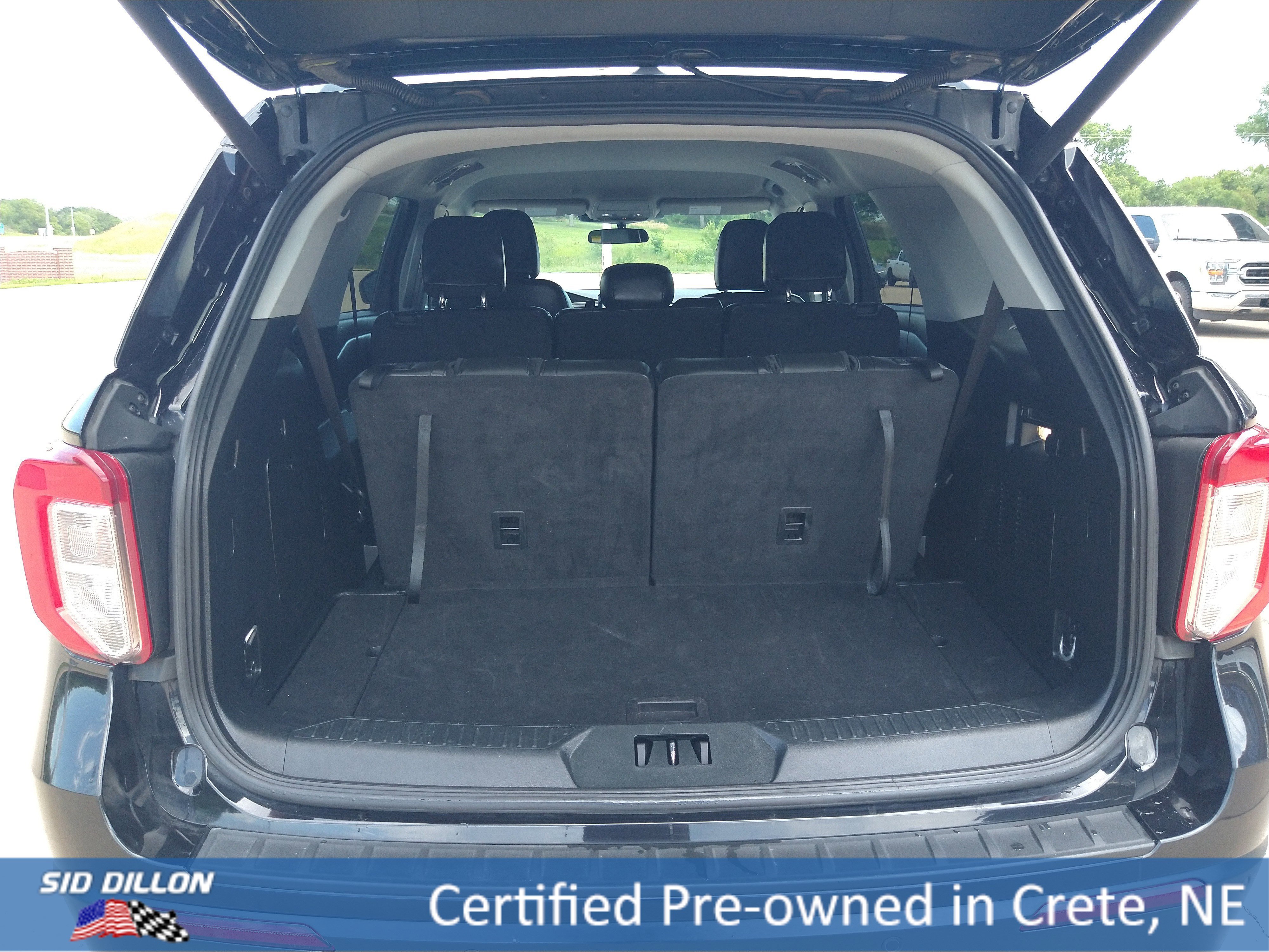 Used 2024 Ford Explorer XLT w/ Equipment Group 202A image 11