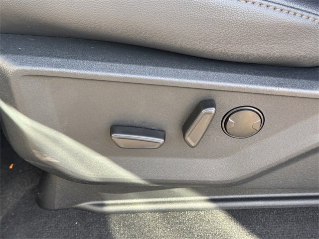 New 2026 Ford F250 Lariat w/ Black Appearance Package image 16