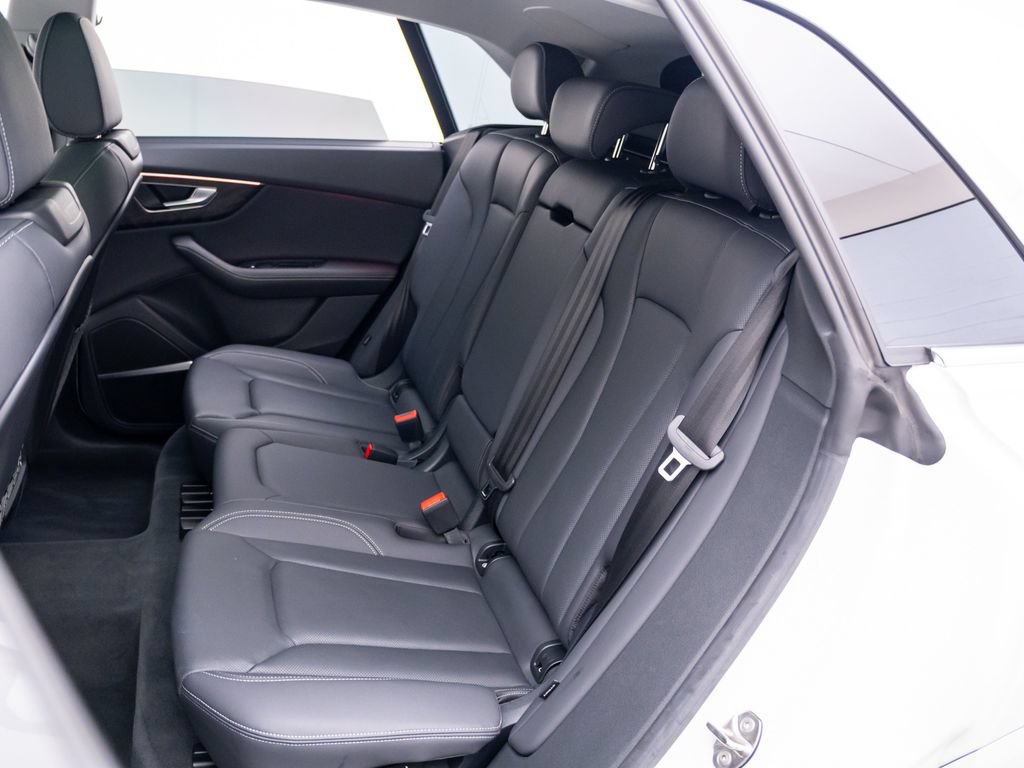 Used 2023 Audi Q8 Prestige AWD/4WD image 17