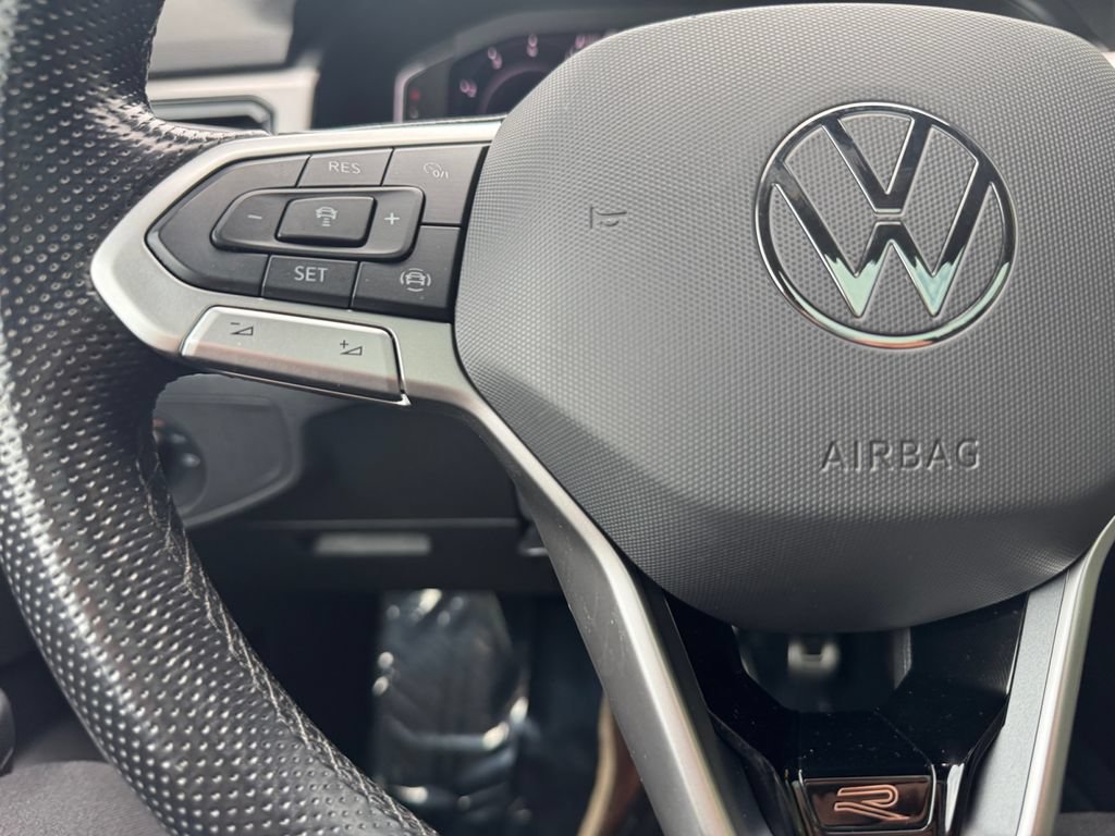 Used 2020 Volkswagen Atlas Cross Sport SEL R-Line AWD/4WD image 29