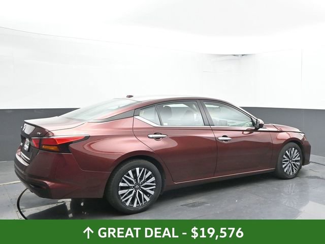 Used 2023 Nissan Altima 2.5 SV FWD image 12