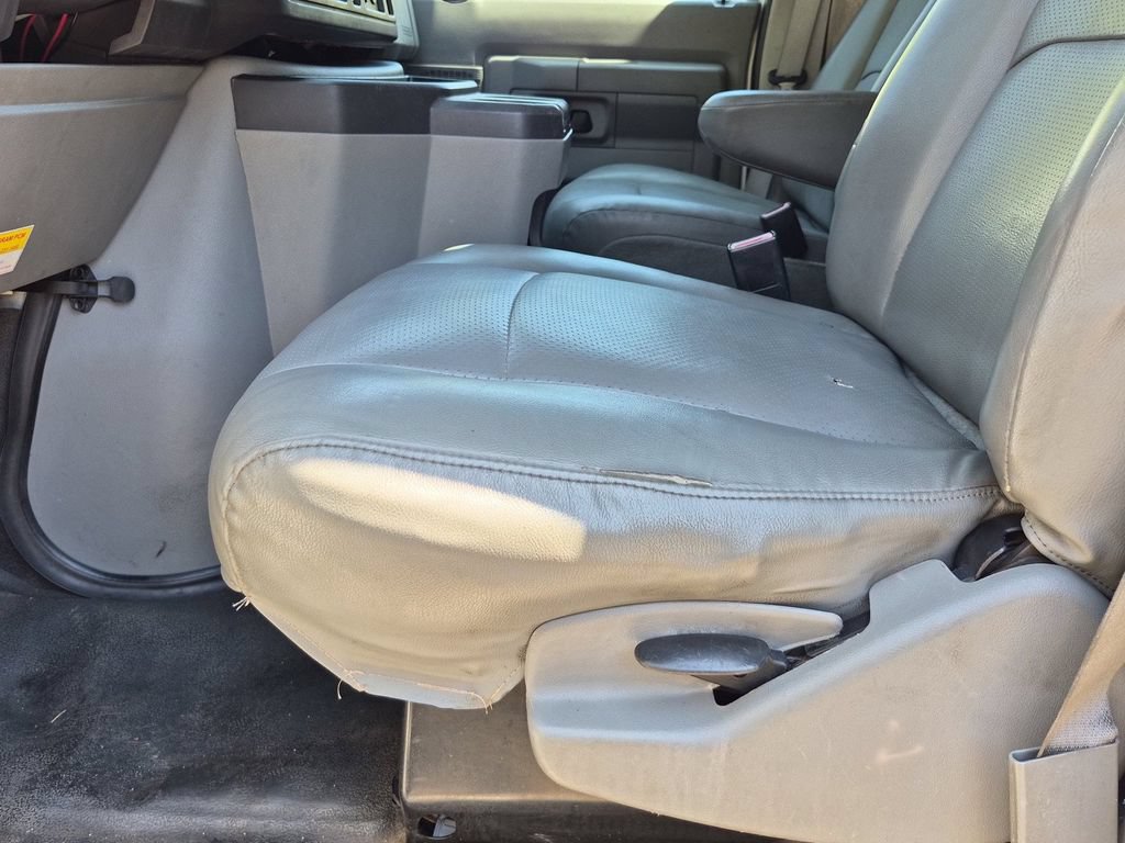 Used 2010 Ford E-250 and Econoline 250 RWD image 17